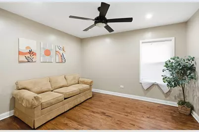 7450 S Bennett Avenue, Chicago, IL 60649 - Photo 14