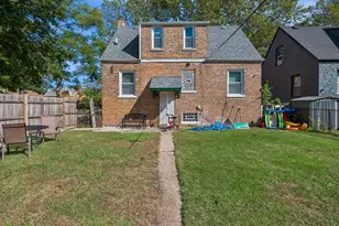 10100 S Bensley Ave, Chicago, IL 60617 - Photo 24