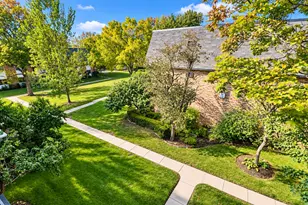 2A E Dundee Quarter Dr, Palatine, IL 60074 - Photo 16