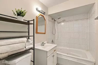 1645 W Farwell Avenue #3B, Chicago, IL 60626 - Photo 10