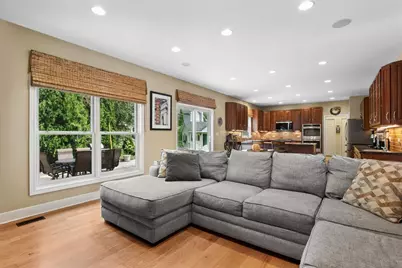 33147 N Lake Shore Drive, Grayslake, IL 60030 - Photo 10