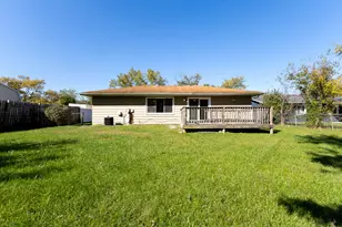 17751 Hillcrest Dr, Country Club Hills, IL 60478 - Photo 22