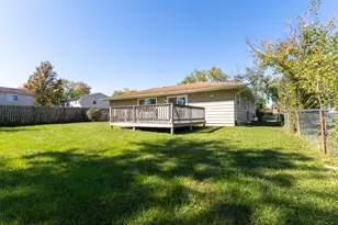 17751 Hillcrest Dr, Country Club Hills, IL 60478 - Photo 20