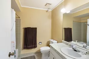 29W381 Emerald Green Dr, Warrenville, IL 60555 - Photo 12