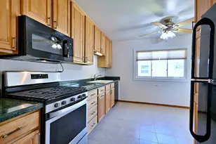 300 Wisconsin Dr, Des Plaines, IL 60016 - Photo 6