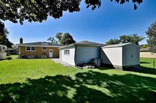 300 Wisconsin Dr, Des Plaines, IL 60016 - Photo 24