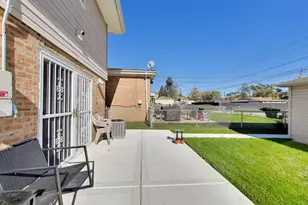 12901 S Carpenter St, Calumet Park, IL 60827 - Photo 18