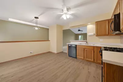 26 Tyler Court #B, Streamwood, IL 60107 - Photo 10