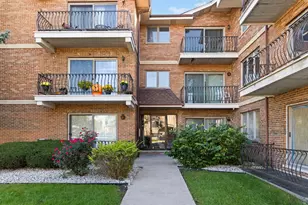 6305 S Nashville Ave, Chicago, IL 60638 - Photo 2