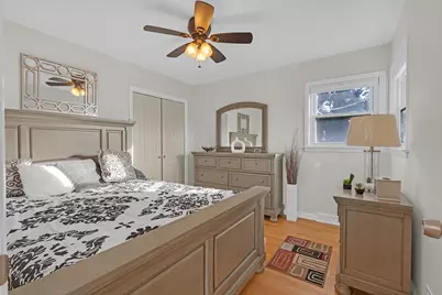 9214 New England Avenue, Morton Grove, IL 60053 - Photo 12