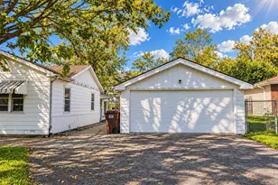 18728 Harding Ave, Flossmoor, IL 60422 - Photo 2