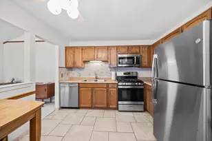 609 Edinburgh Ln, Prospect Heights, IL 60070 - Photo 6
