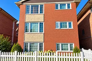 9470 W Lawrence Ct, Schiller Park, IL 60176 - Photo 4