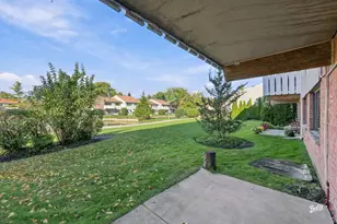 4000 Bayside Dr, Palatine, IL 60074 - Photo 10