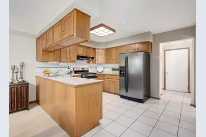 8521 Thistlewood Court, Darien, IL 60561 - Photo 10
