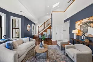 555 W Briar Pl, Chicago, IL 60657 - Photo 2
