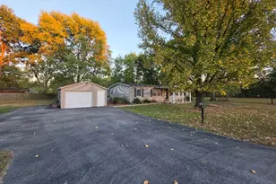 119 W Galaxy Dr, Chicago, IL 62898 - Photo 14