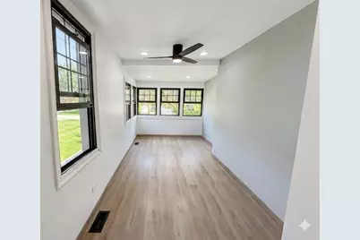 1836 Hartrey Avenue, Evanston, IL 60201 - Photo 6