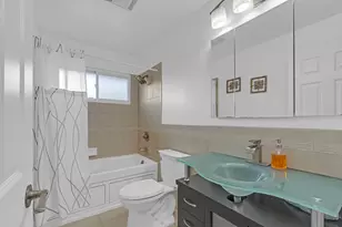 224 Redwood Ave, Elk Grove Village, IL 60007 - Photo 10