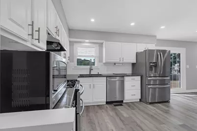 224 Redwood Avenue, Elk Grove Village, IL 60007 - Photo 8