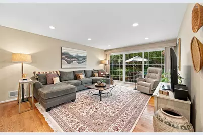 112 Rutgers Court, Glenview, IL 60026 - Photo 6