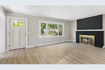 523 S Edgewood Avenue, Lombard, IL 60148 - Photo 2
