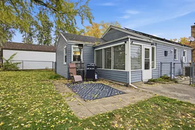 124 S Commonwealth Avenue, Elgin, IL 60123 - Photo 18