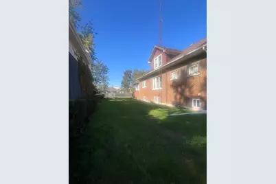 915 N Vine Street, Joliet, IL 60435 - Photo 2
