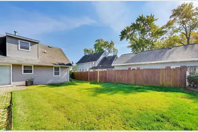 205 N Green Street, Carpentersville, IL 60110 - Photo 34