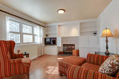 18035 W Banbury Drive, Gurnee, IL 60031 - Photo 12