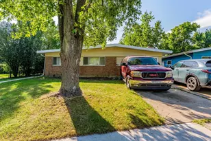 305 Somonauk St, Park Forest, IL 60466 - Photo 2