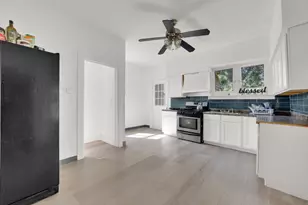 11548 S State St, Chicago, IL 60628 - Photo 4