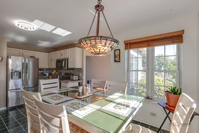 2515 N Stratford Lane, Round Lake Beach, IL 60073 - Photo 8