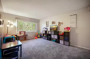 1027 Country Club Ln, Schaumburg, IL 60193 - Photo 10