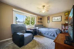 1027 Country Club Ln, Schaumburg, IL 60193 - Photo 12