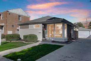 5237 S Natoma Ave, Chicago, IL 60638 - Photo 2