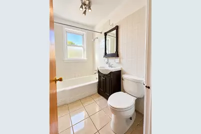 2823 W Balmoral Street #2W, Chicago, IL 60625 - Photo 8