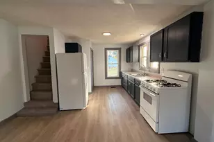 615 W Sherman Ave, Pontiac, IL 61764 - Photo 2