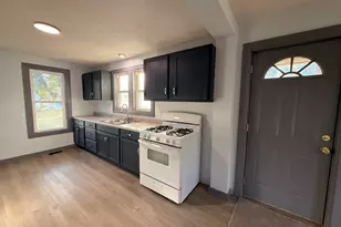 615 W Sherman Ave, Pontiac, IL 61764 - Photo 4