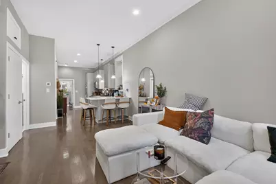 1053 N Winchester Avenue, Chicago, IL 60622 - Photo 2