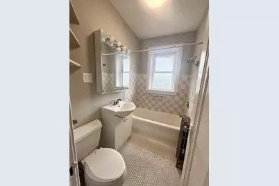 5852 W Higgins Avenue #1B, Chicago, IL 60630 - Photo 8