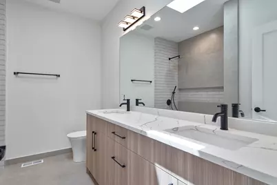 2716 N Hamlin Avenue, Chicago, IL 60647 - Photo 16