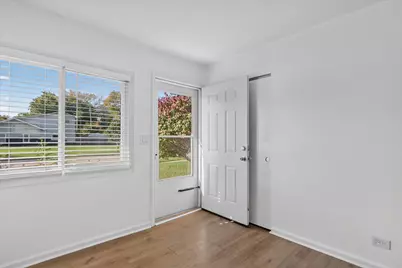 310 Maricopa Lane, Hoffman Estates, IL 60169 - Photo 6