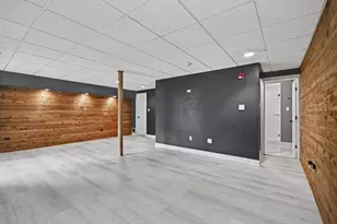 11044 72nd St, Indian Head Park, IL 60525 - Photo 20