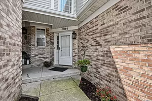 11044 72nd St, Indian Head Park, IL 60525 - Photo 2