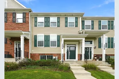 1006 Neubauer Circle #1006, Lindenhurst, IL 60046 - Photo 1