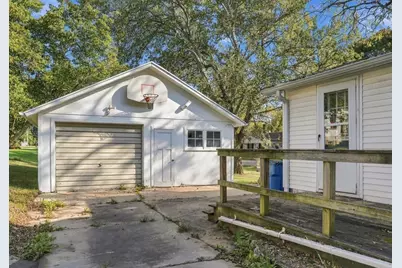 249 W Graham, Dixon, IL 61021 - Photo 6