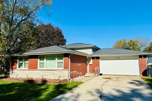 738 E 158th St, South Holland, IL 60473 - Photo 1