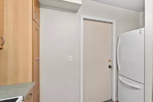 2S701 Timber Dr, Warrenville, IL 60555 - Photo 8