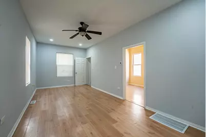 4247 W Crystal Avenue, Chicago, IL 60651 - Photo 12